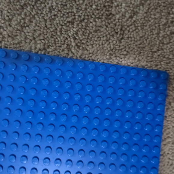 LEGO Blue Base Plate 32x32 Pegs - 10x10 Inches - Picture 2 of 3